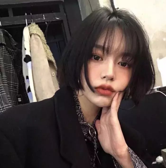 暴雨寒梅